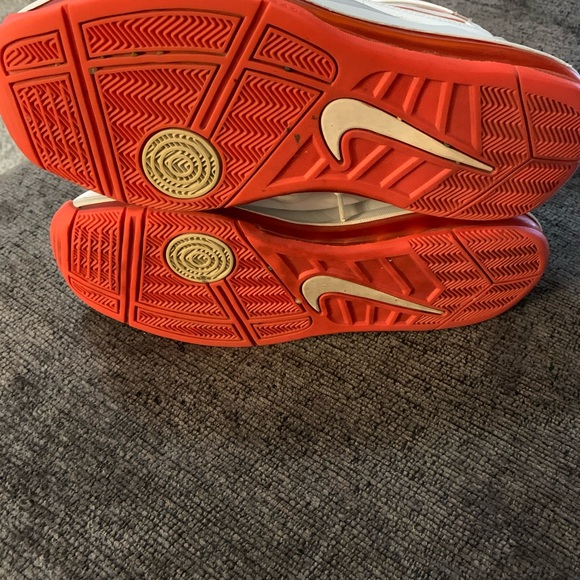 Lebron VII size 9.5 - Picture 4 of 4